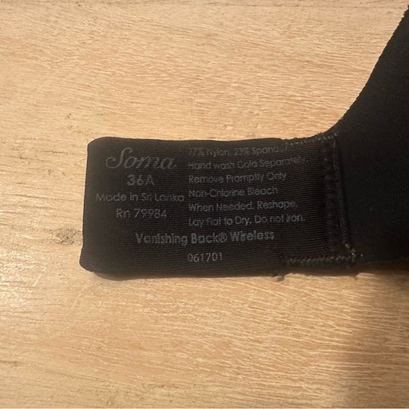 Soma VANISHING 360 Wireless Bra
36 A - Picture 4 of 4